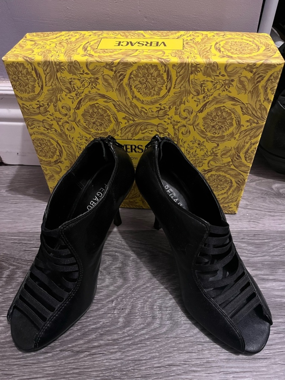 PEGABO Elastisized Straps Peep-Toe Heels